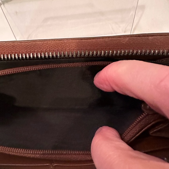 GUCCI continental brown wallet with sherry line in EUC, with COA. - Picture 7 of 12